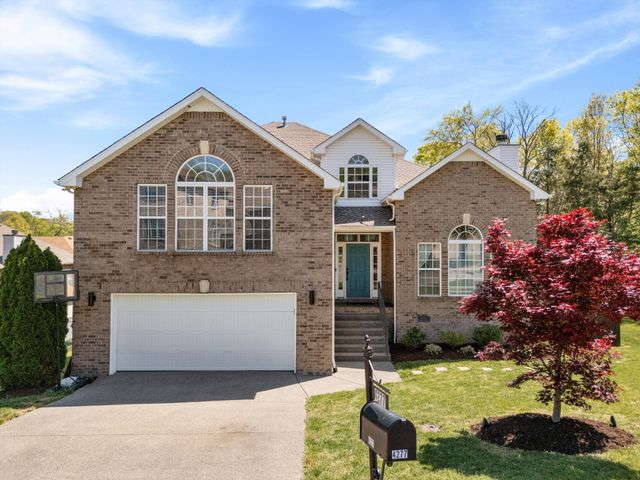 4277 October Woods Dr, Antioch, TN 37013