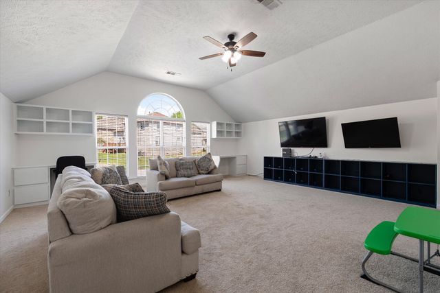 4277 October Woods Dr, Antioch, TN 37013