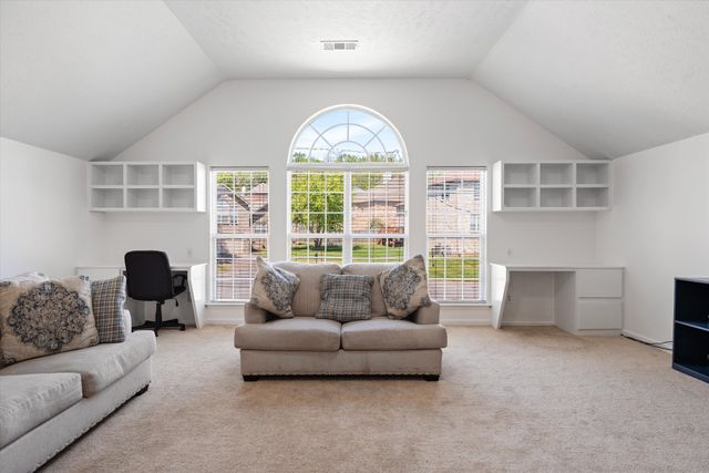 4277 October Woods Dr, Antioch, TN 37013