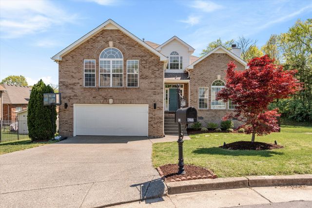 4277 October Woods Dr, Antioch, TN 37013