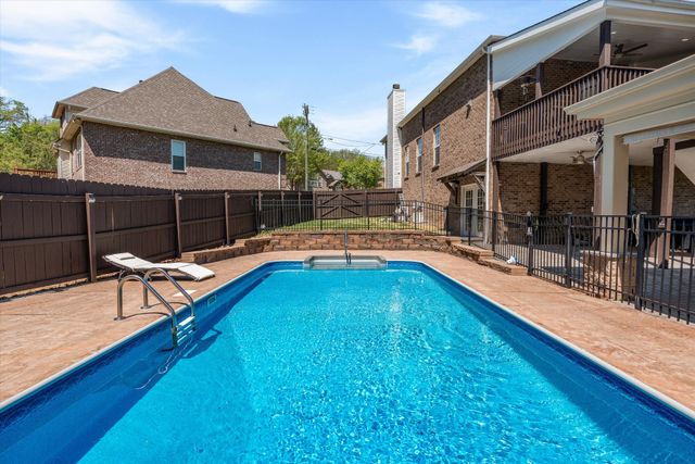 4277 October Woods Dr, Antioch, TN 37013