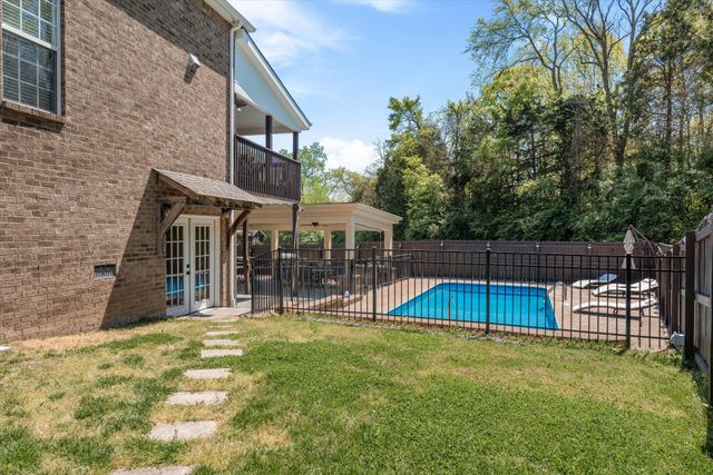 4277 October Woods Dr, Antioch, TN 37013
