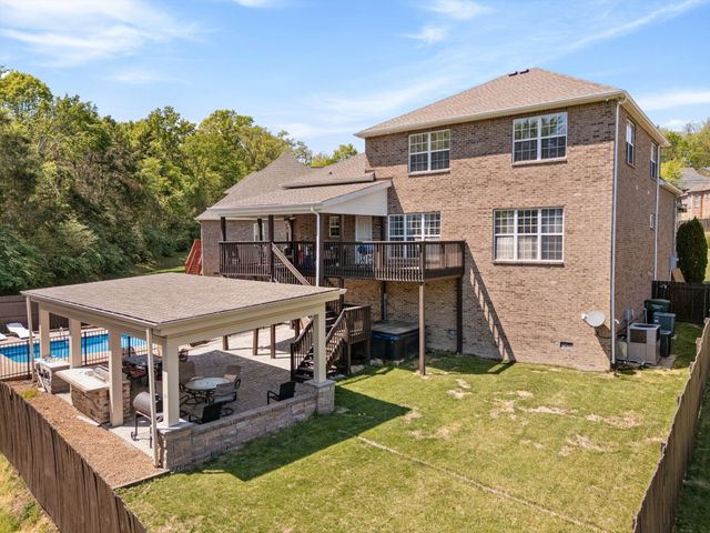 4277 October Woods Dr, Antioch, TN 37013