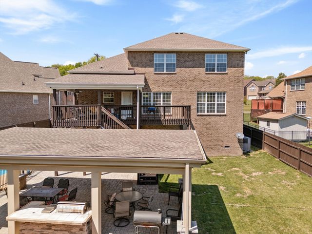 4277 October Woods Dr, Antioch, TN 37013