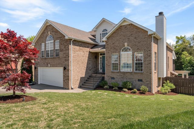 4277 October Woods Dr, Antioch, TN 37013