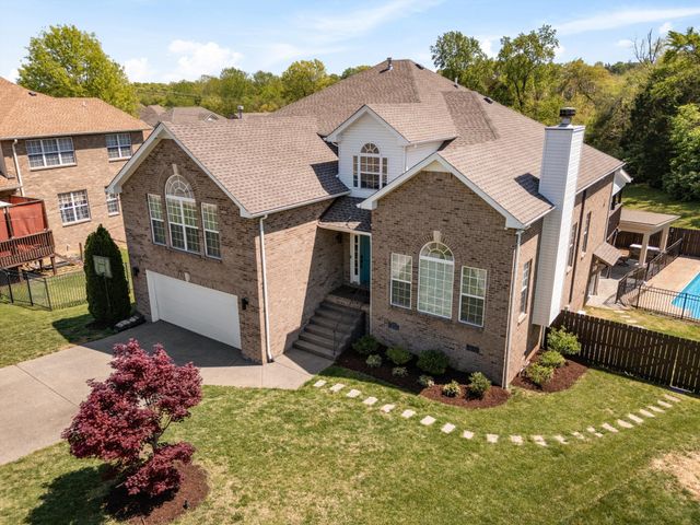 4277 October Woods Dr, Antioch, TN 37013
