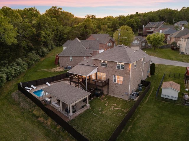 4277 October Woods Dr, Antioch, TN 37013
