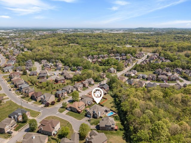 4277 October Woods Dr, Antioch, TN 37013