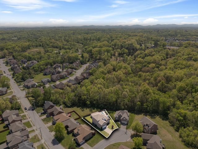 4277 October Woods Dr, Antioch, TN 37013