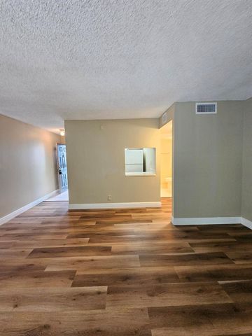 1850 N Congress Avenue 206, West Palm Beach, FL 33401