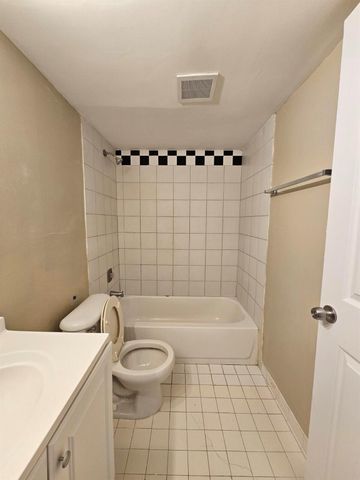 1850 N Congress Avenue 206, West Palm Beach, FL 33401