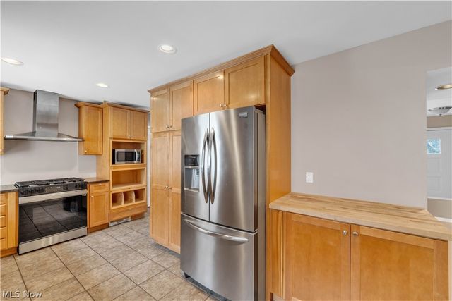 10905 Greenhaven Pky, Brecksville, OH 44141