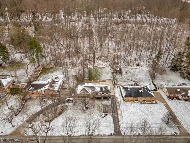 10905 Greenhaven Pky, Brecksville, OH 44141