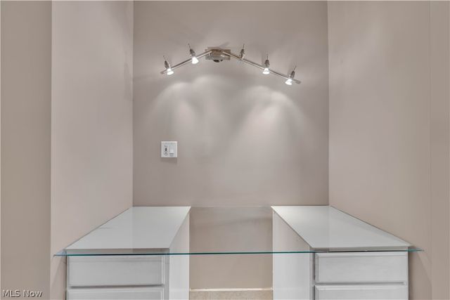 10905 Greenhaven Pky, Brecksville, OH 44141