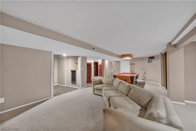 10905 Greenhaven Pky, Brecksville, OH 44141