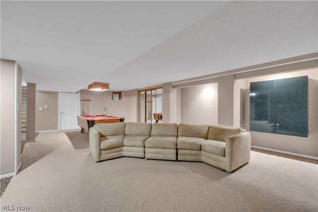 10905 Greenhaven Pky, Brecksville, OH 44141