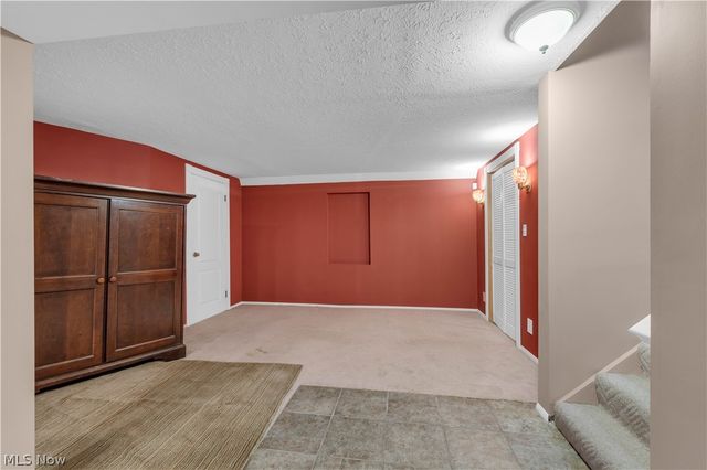 10905 Greenhaven Pky, Brecksville, OH 44141