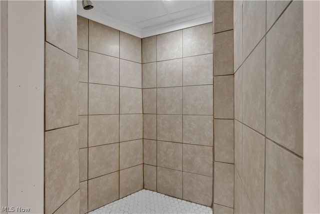 10905 Greenhaven Pky, Brecksville, OH 44141