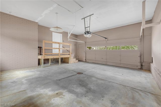 10905 Greenhaven Pky, Brecksville, OH 44141