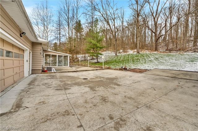 10905 Greenhaven Pky, Brecksville, OH 44141