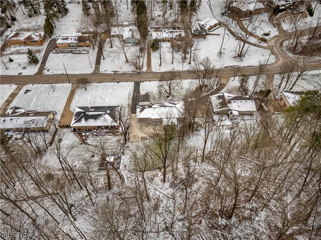 10905 Greenhaven Pky, Brecksville, OH 44141