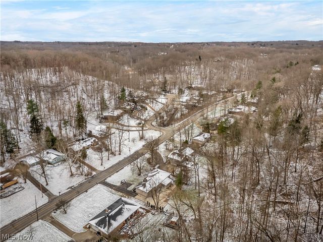 10905 Greenhaven Pky, Brecksville, OH 44141