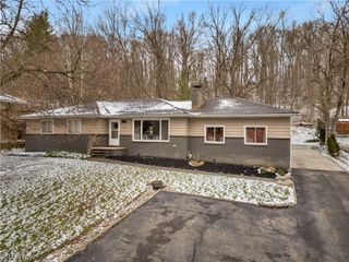 10905 Greenhaven Pky, Brecksville, OH 44141