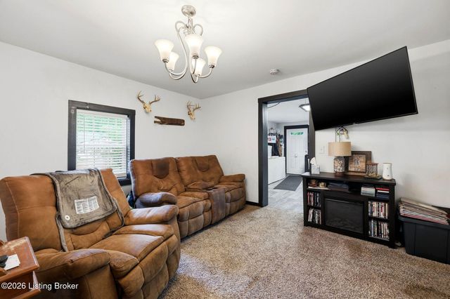 12610 Hiawatha Ave, Louisville, KY 40223