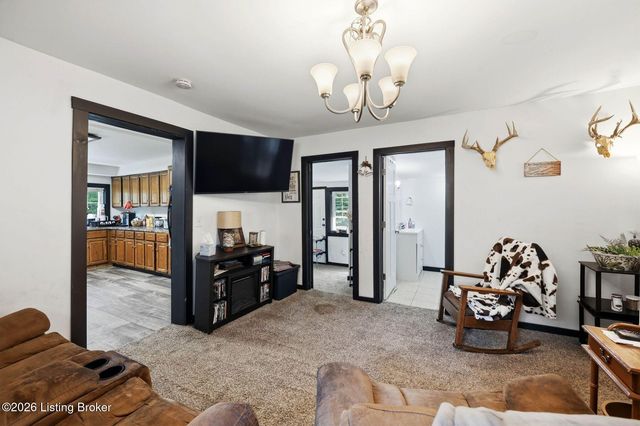 12610 Hiawatha Ave, Louisville, KY 40223