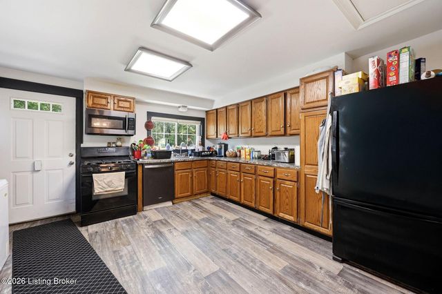 12610 Hiawatha Ave, Louisville, KY 40223