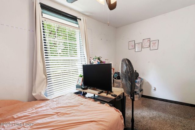 12610 Hiawatha Ave, Louisville, KY 40223