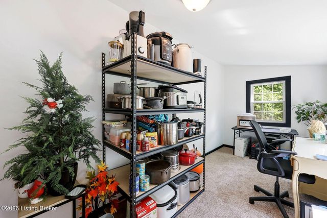 12610 Hiawatha Ave, Louisville, KY 40223