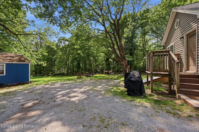 12610 Hiawatha Ave, Louisville, KY 40223