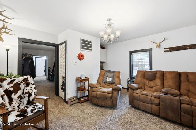 12610 Hiawatha Ave, Louisville, KY 40223