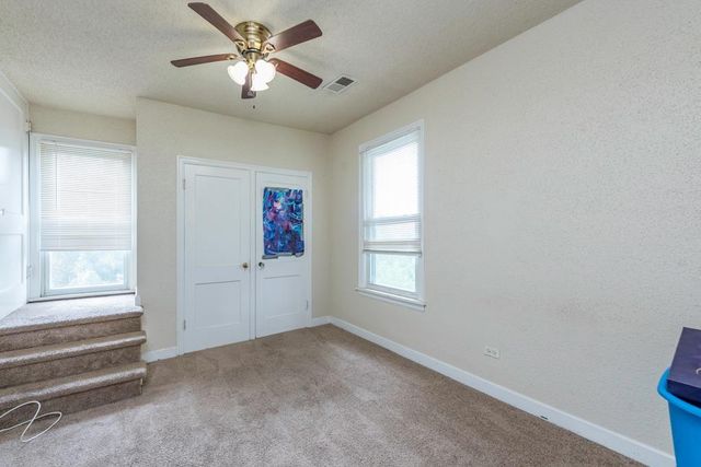 2520 Gideon Avenue, Zion, IL 60099