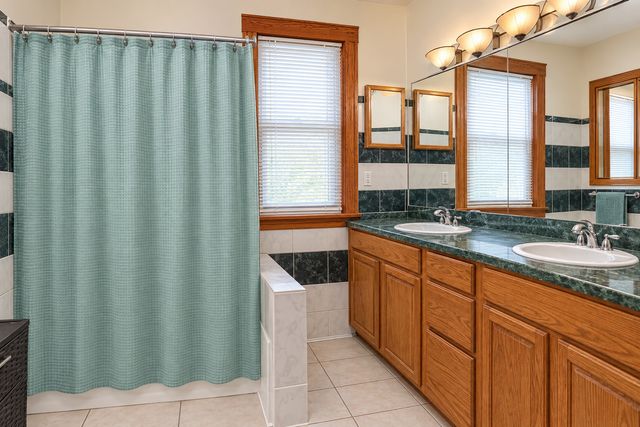 2520 Gideon Avenue, Zion, IL 60099