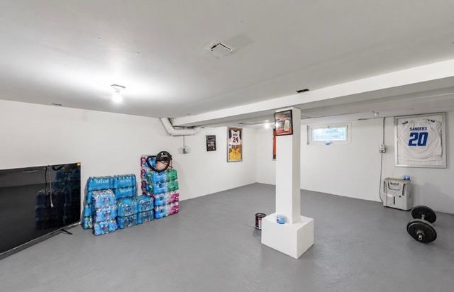 2520 Gideon Avenue, Zion, IL 60099