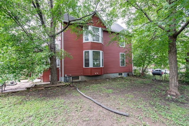 2520 Gideon Avenue, Zion, IL 60099