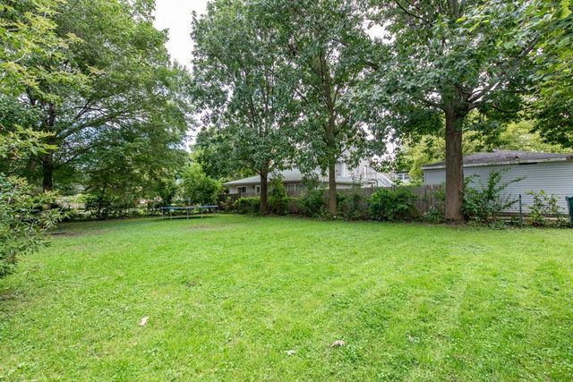 2520 Gideon Avenue, Zion, IL 60099