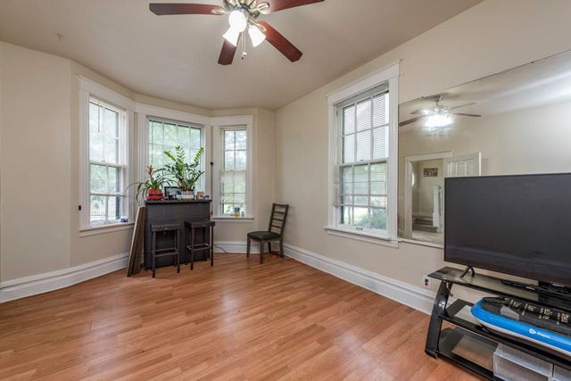 2520 Gideon Avenue, Zion, IL 60099