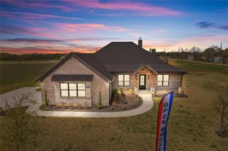 8525 Wild Colt Drive, Godley, TX 76044