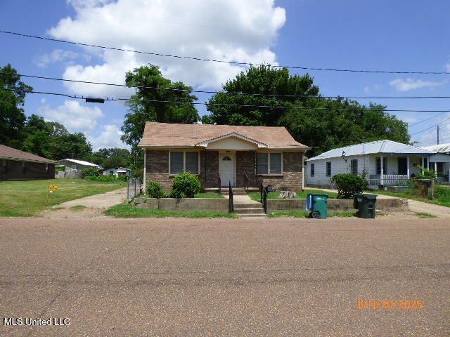 587 W Stiers Lane, Natchez, MS 39120