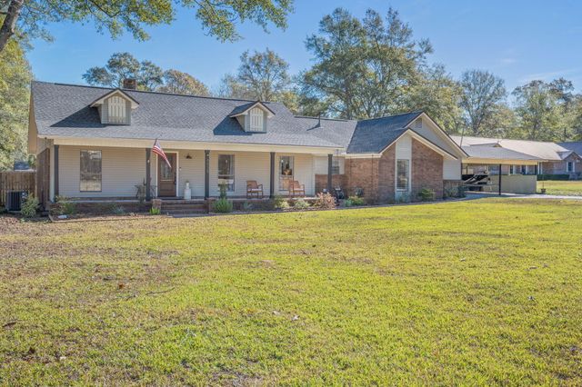 6039 Blueberry Lane, Crestview, FL 32536