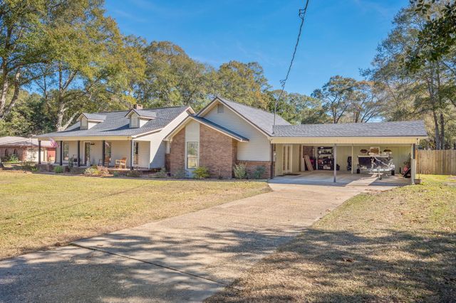 6039 Blueberry Lane, Crestview, FL 32536