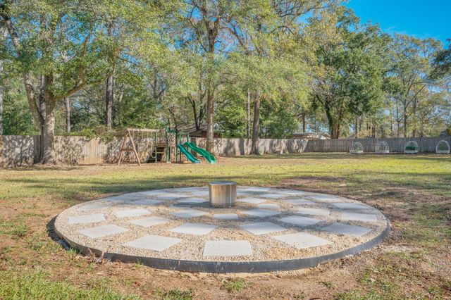 6039 Blueberry Lane, Crestview, FL 32536