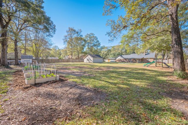 6039 Blueberry Lane, Crestview, FL 32536