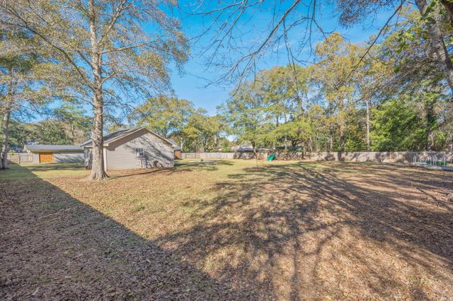 6039 Blueberry Lane, Crestview, FL 32536