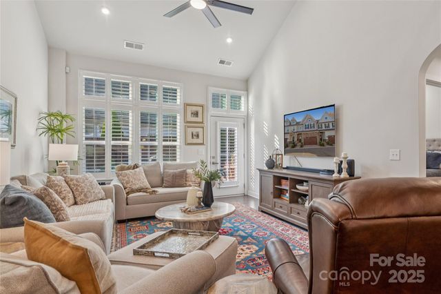 5812 Barrowlands Court, Charlotte, NC 28210