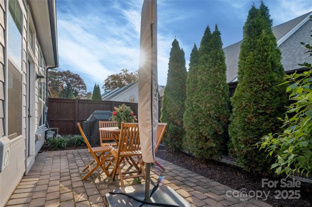 5812 Barrowlands Court, Charlotte, NC 28210