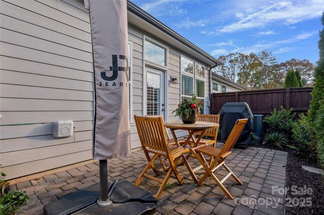 5812 Barrowlands Court, Charlotte, NC 28210